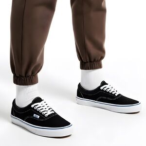 *NEW* Men’s or Women’s Van’s Era Black Canvas skater shoe’s